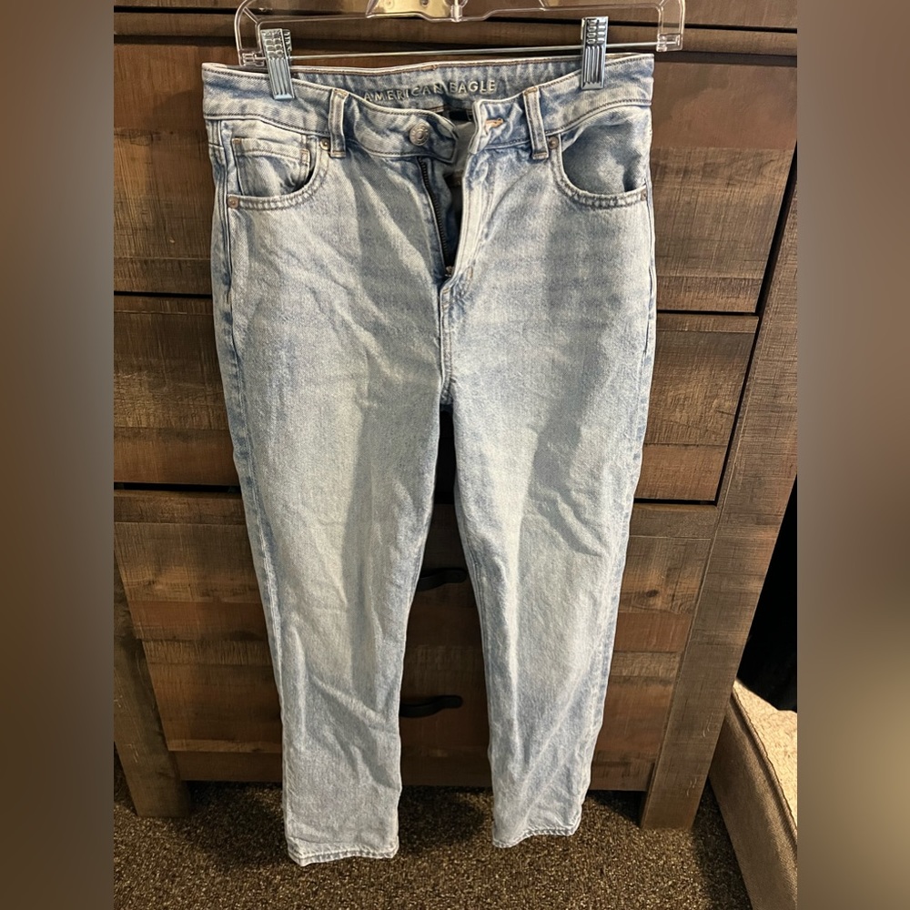 American Eagle Strigid Mom Jean